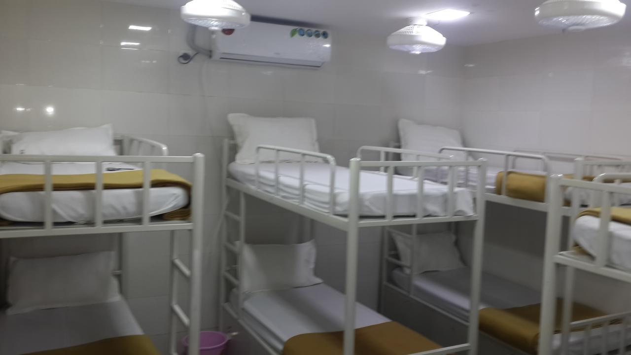Star Dormitory Mumbai Exterior photo
