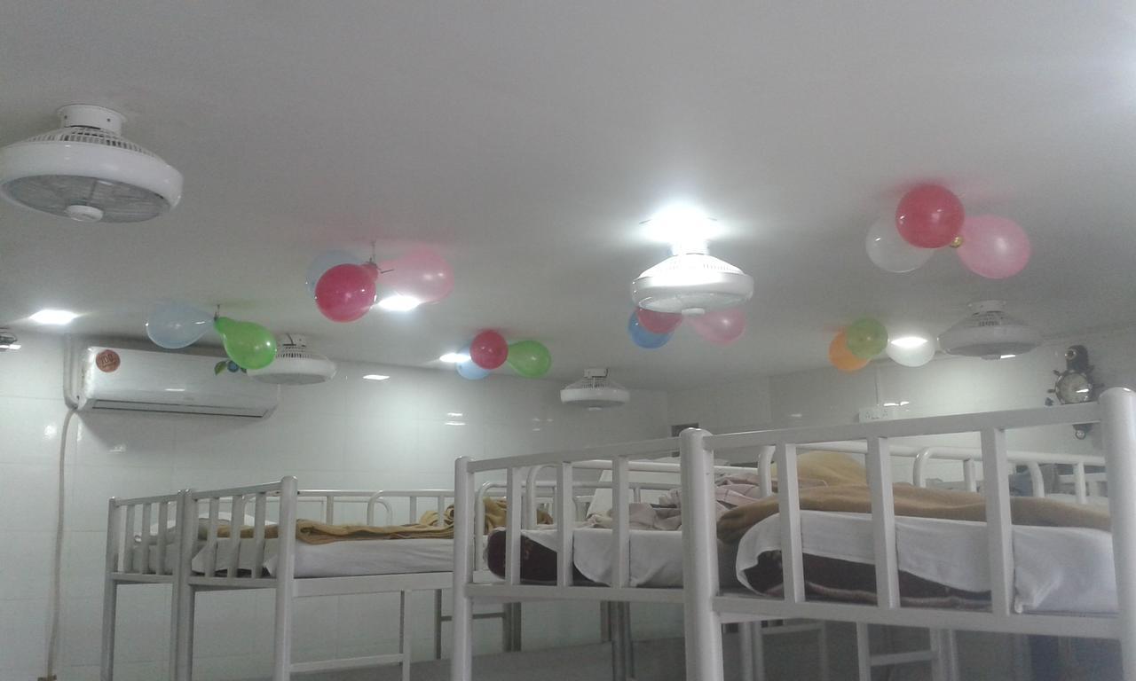 Star Dormitory Mumbai Exterior photo