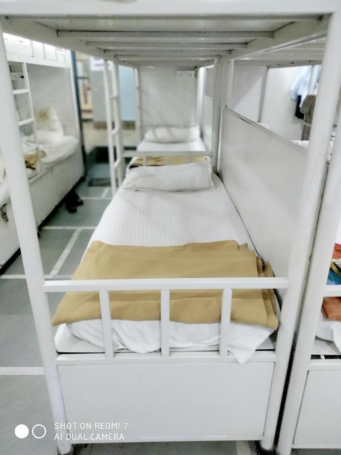 Star Dormitory Mumbai Exterior photo