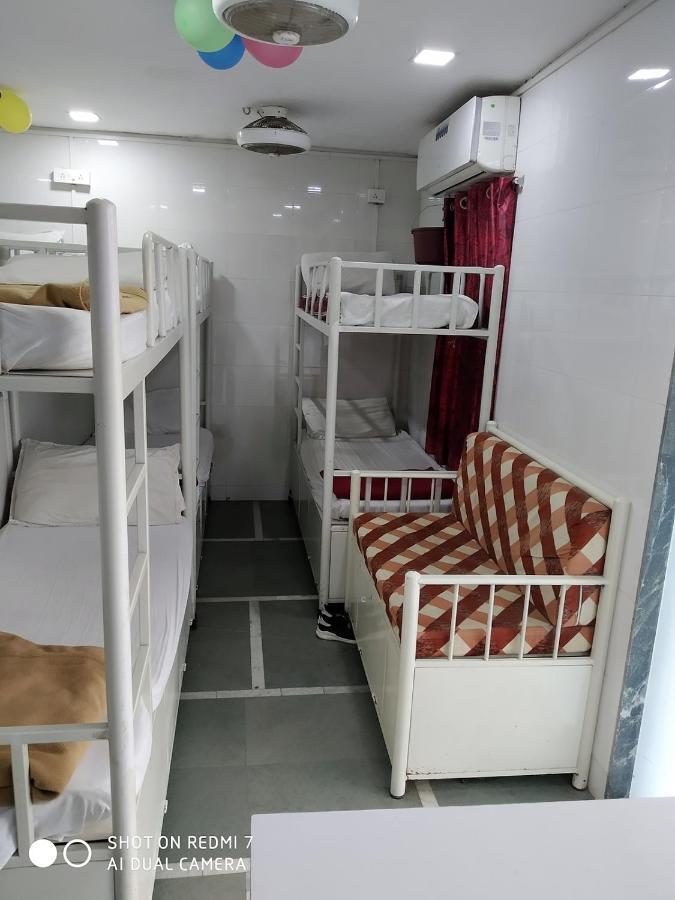 Star Dormitory Mumbai Exterior photo